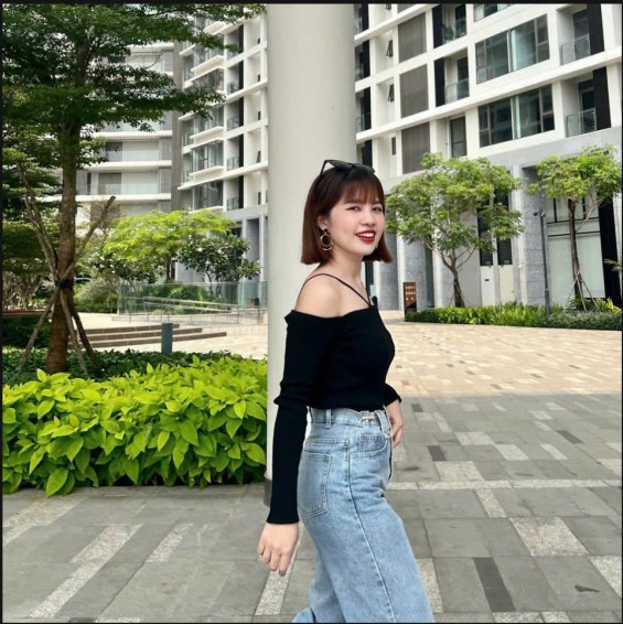 Chị Trâm - Manager